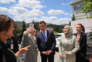 KIZILCAHAMAM AK PARTİ KADIN KOLLARI LİDERLİK AKADEMİSİ 