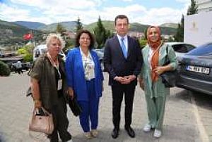 KIZILCAHAMAM AK PARTİ KADIN KOLLARI LİDERLİK AKADEMİSİ 