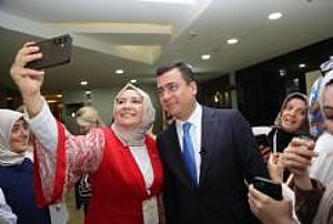 KIZILCAHAMAM AK PARTİ KADIN KOLLARI LİDERLİK AKADEMİSİ 