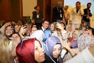 KIZILCAHAMAM AK PARTİ KADIN KOLLARI LİDERLİK AKADEMİSİ 