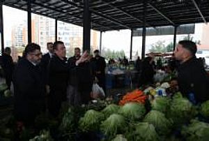 YENİMAHALLE İLÇE BAŞKANLIĞI KARDELEN PAZAR ESNAFI ZİYARETİ