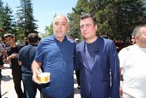 ŞAŞMAZ AHİ EVRAN CAMİİ AŞURE DAĞITIMI