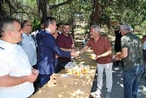 ŞAŞMAZ AHİ EVRAN CAMİİ AŞURE DAĞITIMI