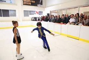 GÖLBAŞI BELEDİYESİ YÜZÜNCÜ YIL BUZ PATENİ VE TIRMANMA SALONU AÇILIŞI 