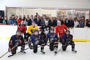 GÖLBAŞI BELEDİYESİ YÜZÜNCÜ YIL BUZ PATENİ VE TIRMANMA SALONU AÇILIŞI 