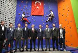 GÖLBAŞI BELEDİYESİ YÜZÜNCÜ YIL BUZ PATENİ VE TIRMANMA SALONU AÇILIŞI 