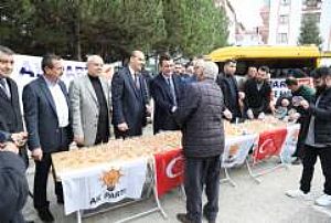 KARAPÜRÇEK TEVHİD CAMİ LOKMA TATLISI DAĞITIMI