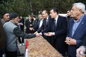 KARAPÜRÇEK TEVHİD CAMİ LOKMA TATLISI DAĞITIMI