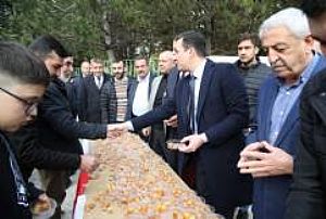 KARAPÜRÇEK TEVHİD CAMİ LOKMA TATLISI DAĞITIMI