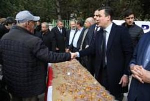 KARAPÜRÇEK TEVHİD CAMİ LOKMA TATLISI DAĞITIMI