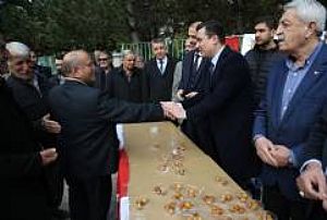 KARAPÜRÇEK TEVHİD CAMİ LOKMA TATLISI DAĞITIMI