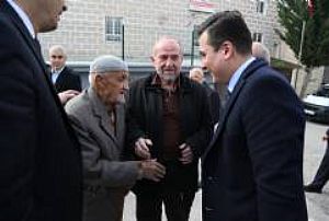 KARAPÜRÇEK TEVHİD CAMİ LOKMA TATLISI DAĞITIMI