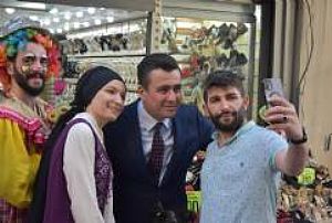 ÇIKRIKÇILAR YOKUŞU BAYRAMLAŞMA