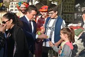 ÇIKRIKÇILAR YOKUŞU BAYRAMLAŞMA