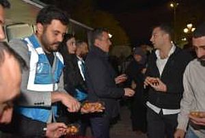 KADİR GECESİ HACIBAYRAM CAMİ LOKMA DAĞITIMI