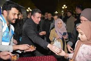 KADİR GECESİ HACIBAYRAM CAMİ LOKMA DAĞITIMI