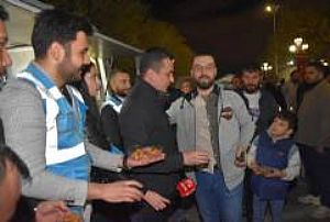 KADİR GECESİ HACIBAYRAM CAMİ LOKMA DAĞITIMI