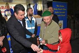 KADİR GECESİ HACIBAYRAM CAMİ LOKMA DAĞITIMI