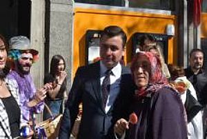 KIZILAY BAYRAMLAŞMA